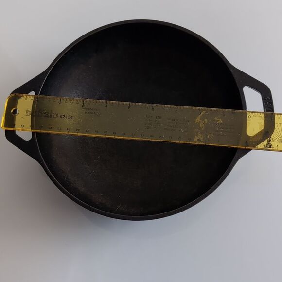 Lodge Cast Iron Wok / Deep Pan Made In US - Picture 6 of 7